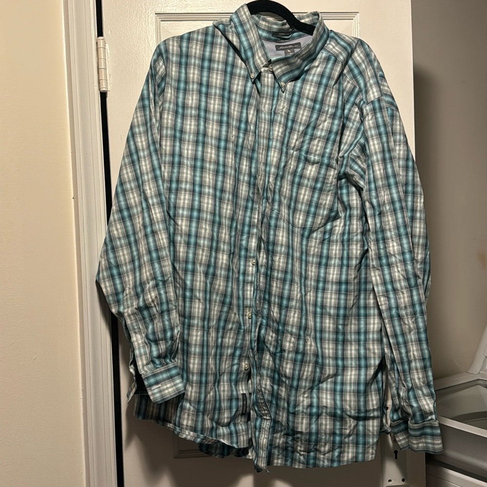 Eddie Baurer wrinkled, free, relaxed, fit shirt